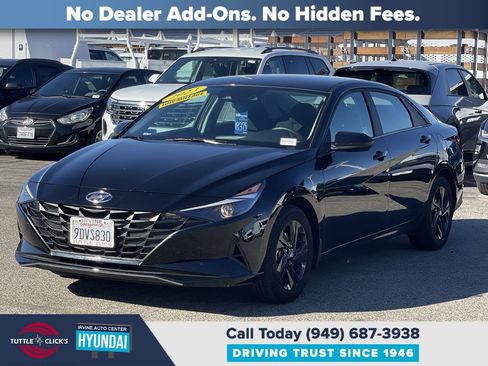 Certified 2023 Hyundai Elantra SEL image 3