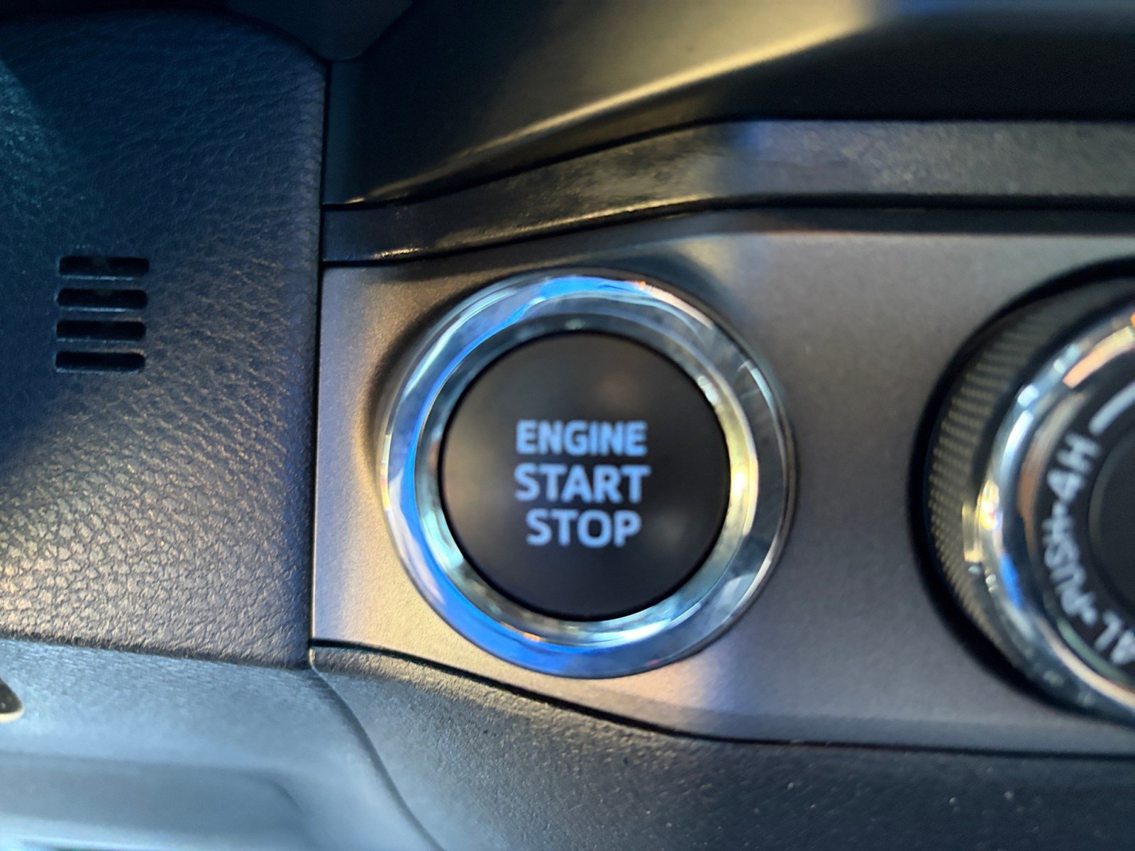 Certified 2023 Toyota Tacoma TRD Off-Road AWD/4WD image 20