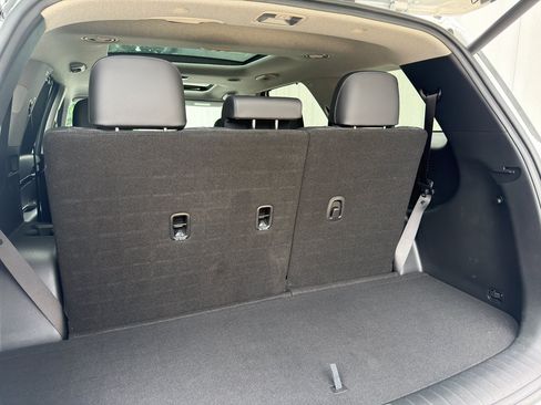 Used 2022 Hyundai Palisade Limited FWD image 16