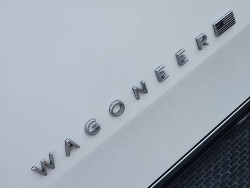 Used 2024 Jeep Wagoneer Series II AWD/4WD image 9