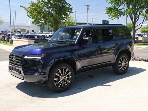 Used 2025 Lexus GX 550 w/ Accessory Package (2T) image 5