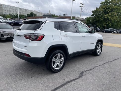 Used 2024 Jeep Compass Latitude AWD/4WD image 8