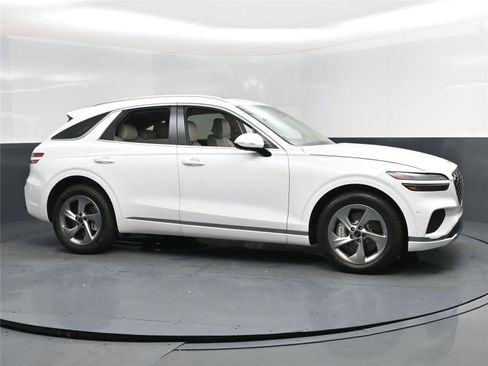 Used 2026 Genesis GV70 2.5T Advanced image 2