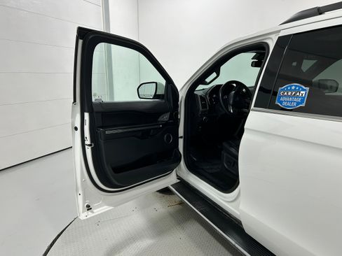 Used 2021 Ford Expedition Max XLT image 23