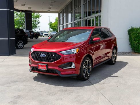 Used 2019 Ford Edge ST w/ Convenience Package AWD/4WD image 3