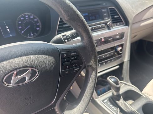 Used 2015 Hyundai Sonata SE image 18