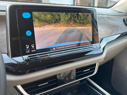 Used 2026 Volkswagen Atlas SE FWD image 23