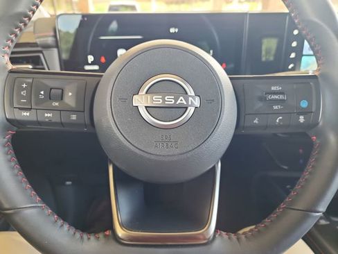 Used 2025 Nissan Kicks SR image 15