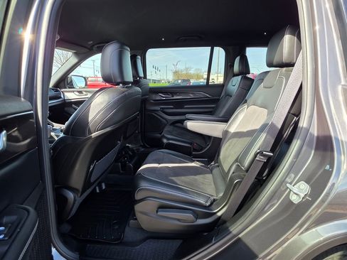 Used 2023 Jeep Grand Cherokee L Altitude image 33