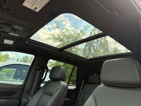 Used 2024 Chevrolet Tahoe Z71 w/ Luxury Package AWD/4WD image 33