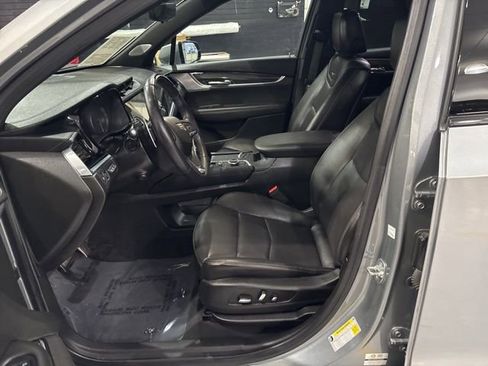 Used 2024 Cadillac XT6 Sport w/ Technology Package image 12