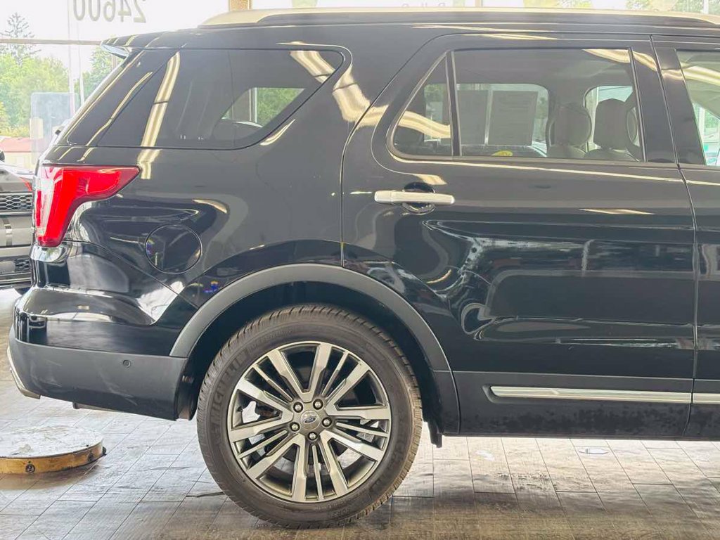 Used 2017 Ford Explorer Platinum AWD/4WD image 6