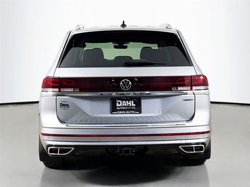Used 2024 Volkswagen Atlas SEL Premium R-Line image 12