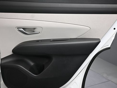 Certified 2025 Hyundai Tucson SEL AWD/4WD image 6