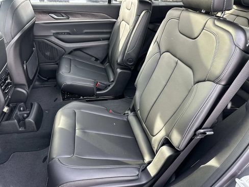 New 2025 Jeep Grand Cherokee L Limited image 9