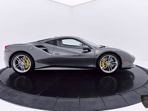 Used 2018 Ferrari 488 GTB RWD image 21