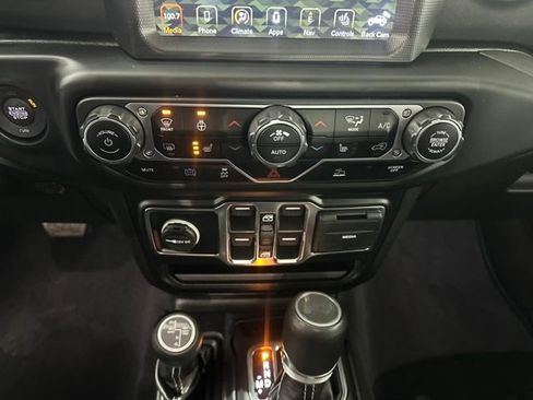 Used 2022 Jeep Wrangler Unlimited Sahara w/ Cold Weather Group image 23