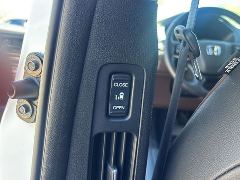 Used 2025 Honda Odyssey Elite image 26