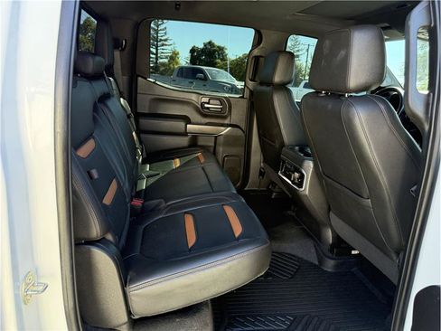 Used 2020 GMC Sierra 1500 AT4 w/ AT4 Premium Package AWD/4WD image 18
