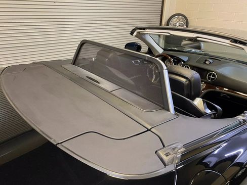 Used 2013 Mercedes-Benz SL 550 w/ Premium Pkg image 16