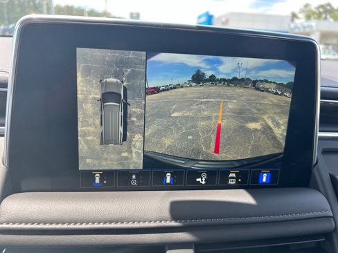 Used 2024 Chevrolet Tahoe Z71 w/ Off-Road Capability Package image 12