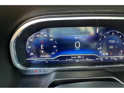 Used 2023 Chevrolet Suburban Premier image 23