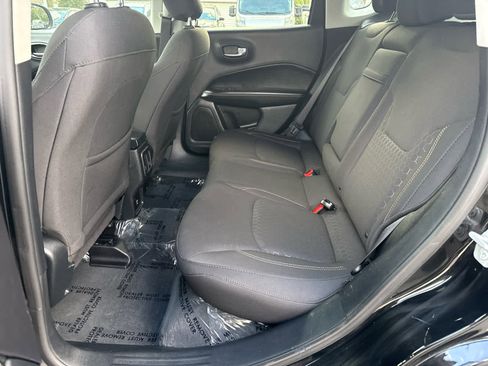 Used 2018 Jeep Compass Sport FWD image 13