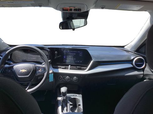 Used 2024 Chevrolet Trax LS FWD image 11