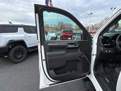 New 2026 GMC Sierra 1500 Elevation image 26