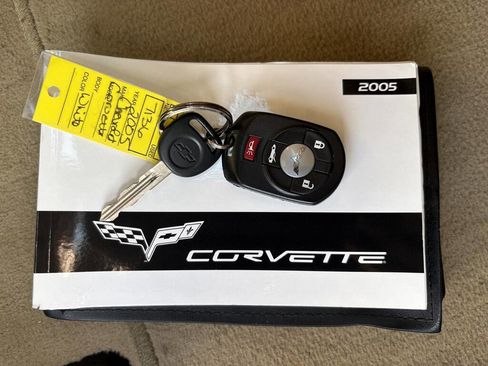 Used 2005 Chevrolet Corvette Coupe w/ Preferred Equipment Group RWD image 25