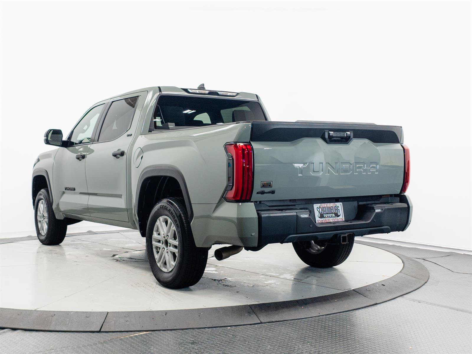 Used 2025 Toyota Tundra SR5 w/ SR5 Convenience Package AWD/4WD image 10
