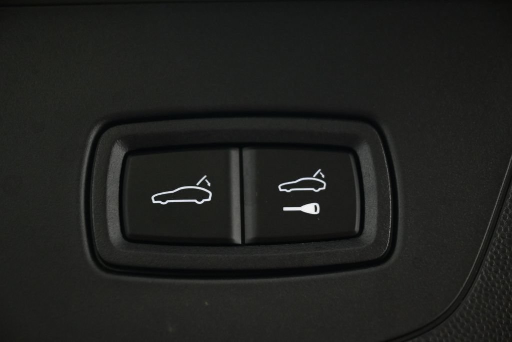 Used 2026 Porsche Cayenne Electric AWD/4WD image 41