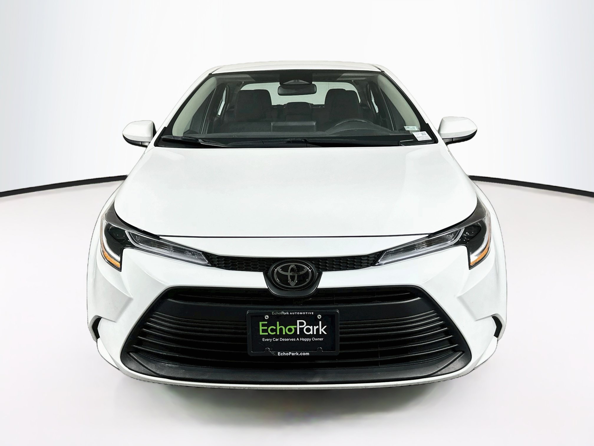 Used 2025 Toyota Corolla LE FWD image 2