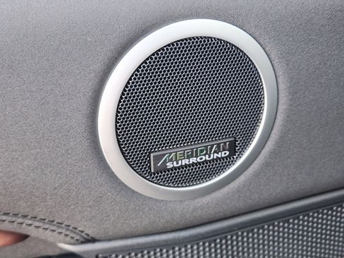 Certified 2025 Land Rover Discovery S image 25