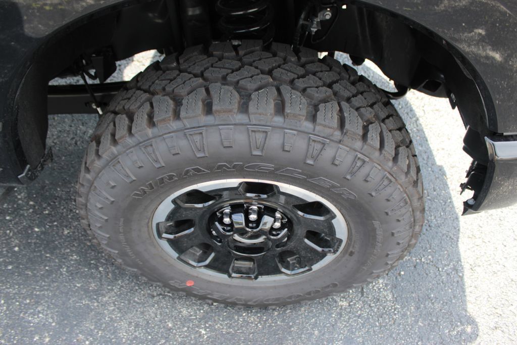 New 2026 Ford F350 Platinum w/ Tremor Off-Road Package AWD/4WD image 10