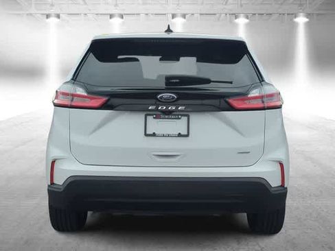 Used 2023 Ford Edge SE AWD/4WD image 7