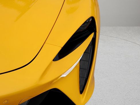 New 2026 McLaren Artura RWD image 25