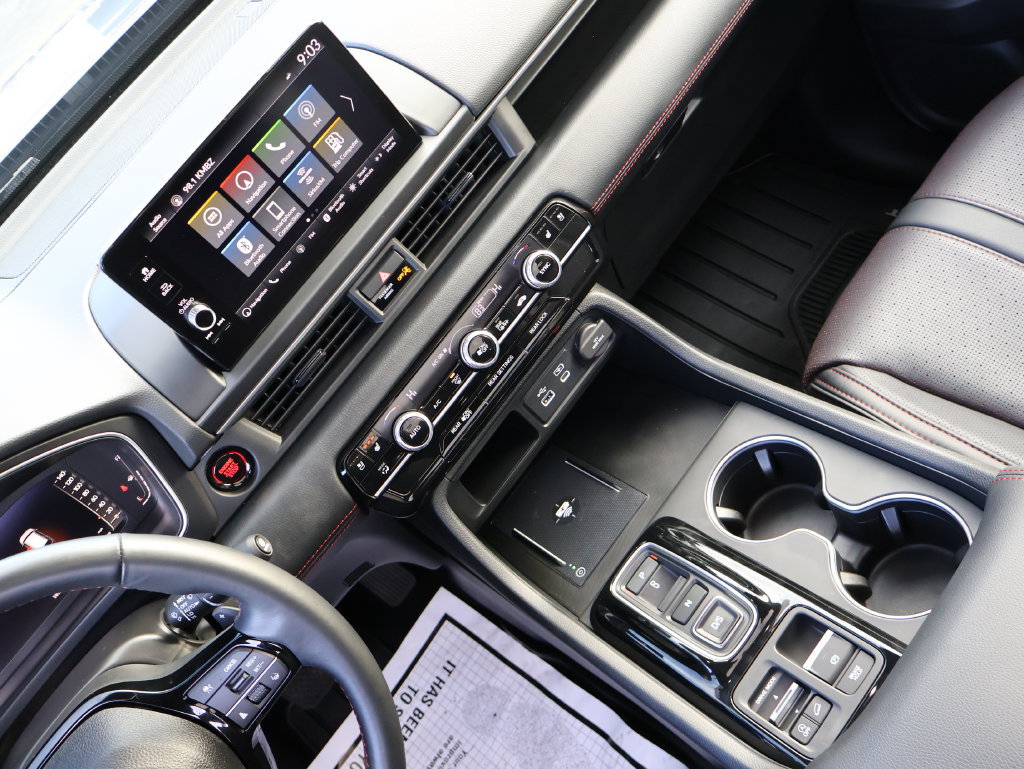Used 2025 Honda Pilot Black Edition image 19
