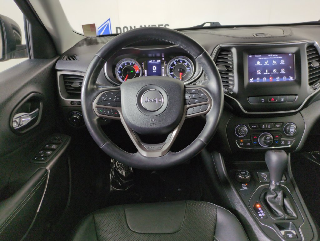 Used 2020 Jeep Cherokee Latitude Lux w/ Comfort/Convenience Group AWD/4WD image 18