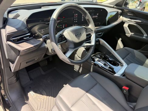 Used 2025 Audi Q5 Premium w/ Premium Plus AWD/4WD image 13