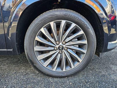 Used 2024 Hyundai Palisade Calligraphy image 9