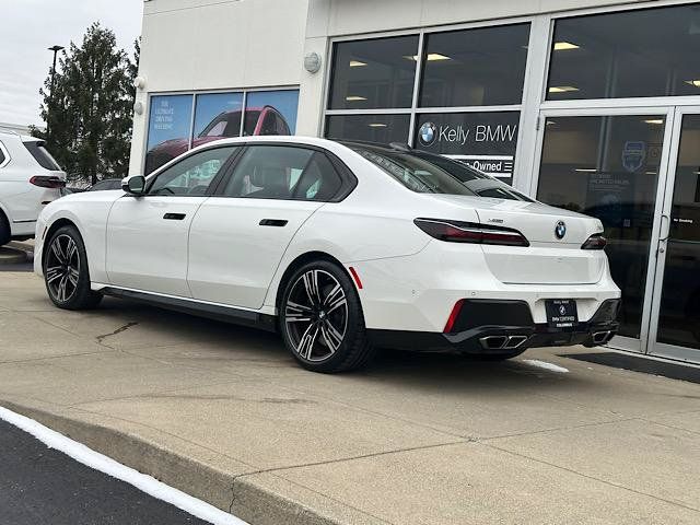 Used 2023 BMW 760i xDrive AWD/4WD image 9