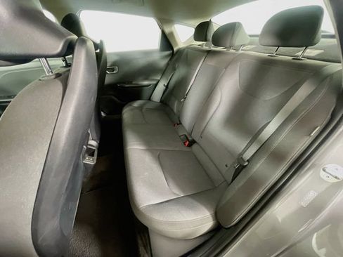 Used 2025 Kia K4 FWD image 23