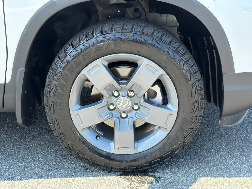 Used 2025 Honda Ridgeline TrailSport image 14