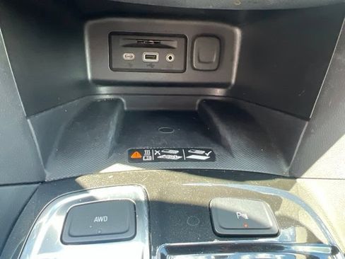 Used 2022 Chevrolet Equinox Premier AWD/4WD image 31