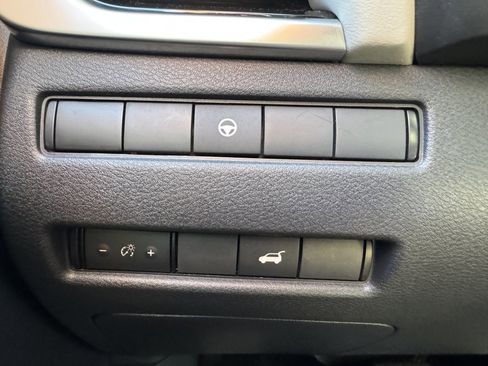 Used 2023 Nissan Rogue SL w/ SL Premium Package image 30