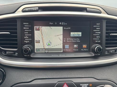 Used 2018 Kia Sorento SX image 19