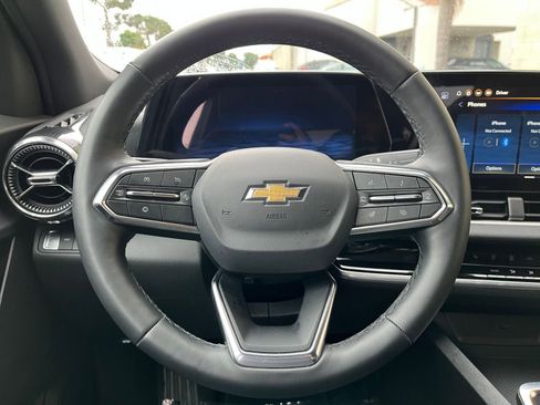 Used 2025 Chevrolet Equinox LT image 28