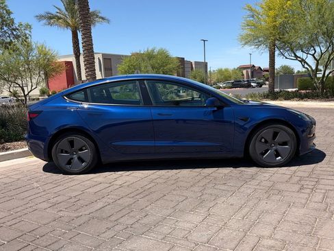 Used 2023 Tesla Model 3 Standard Range RWD image 2