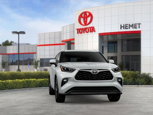 New 2026 Toyota Highlander XLE AWD/4WD image 18